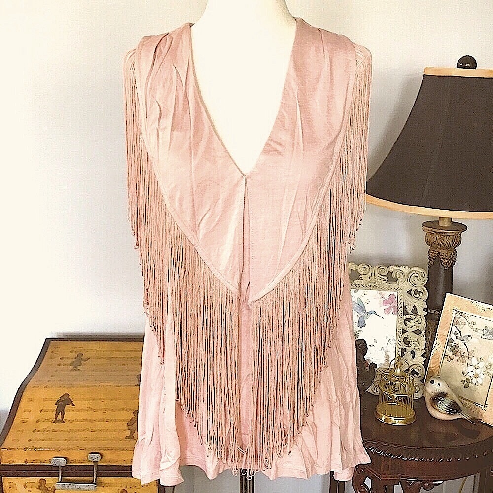✅CLEARANCE- NWOT~ BANANA REPUBLIC Fringe Detail Top - Picture 3 of 10